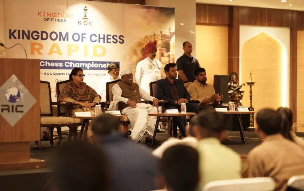 Hon’ble Governor of Rajasthan, Shri Hari Bhai Bagde at the stage